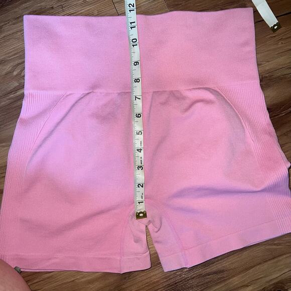 Pink Seamless Scrunch Bum Workout Gym Shorts Ribbed Size Large - Picture 5 of 6